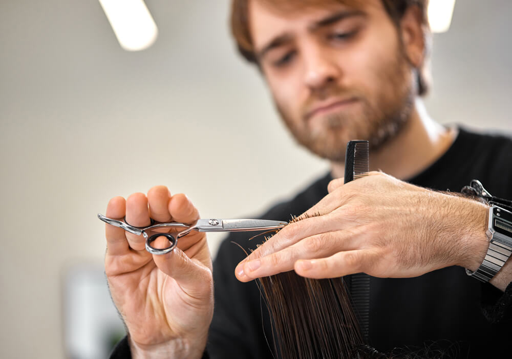 3 Ways To Cut Your Own Hair Properly And Easily